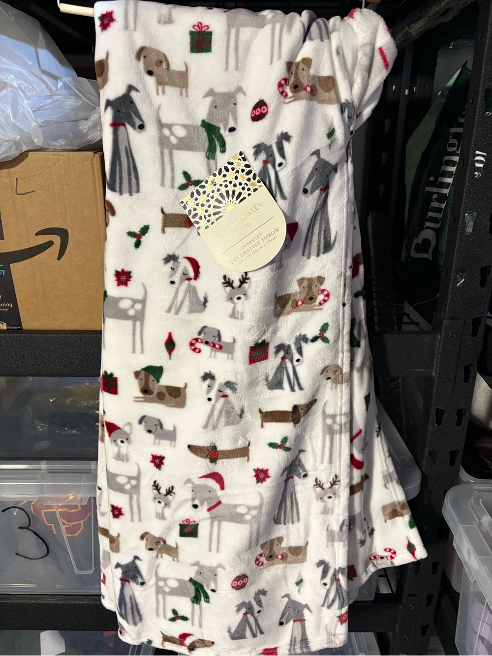 NWT Cynthia Rowley White Holiday Dog Print Fleece Throw 60x70